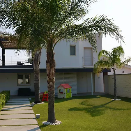 Zoe Villa Comiso
