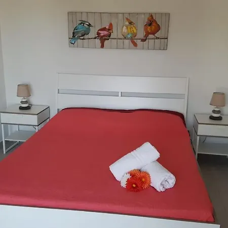 Zoe Villa Comiso